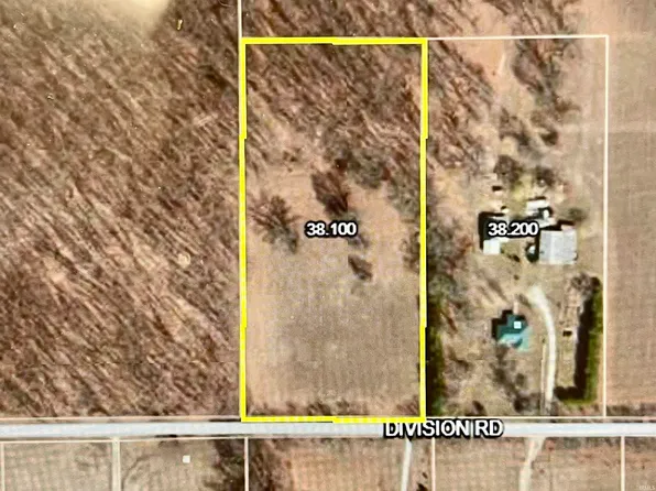 E Division Rd, Knox, IN 46534