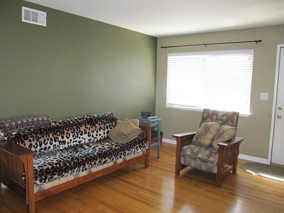 4th image of 5523 Tyhurst Ct APT 4