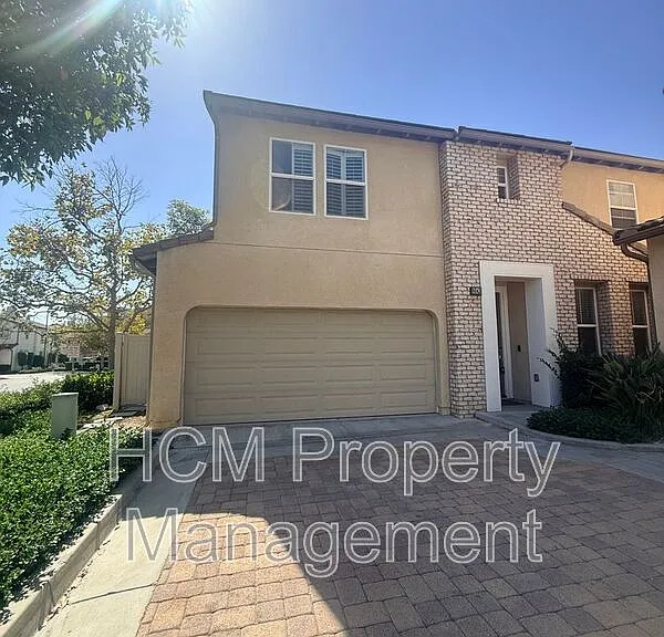 8043 E Loftwood Ln — Photo 2