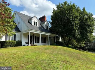 10024 Colvin Run Rd, Great Falls, VA 22066