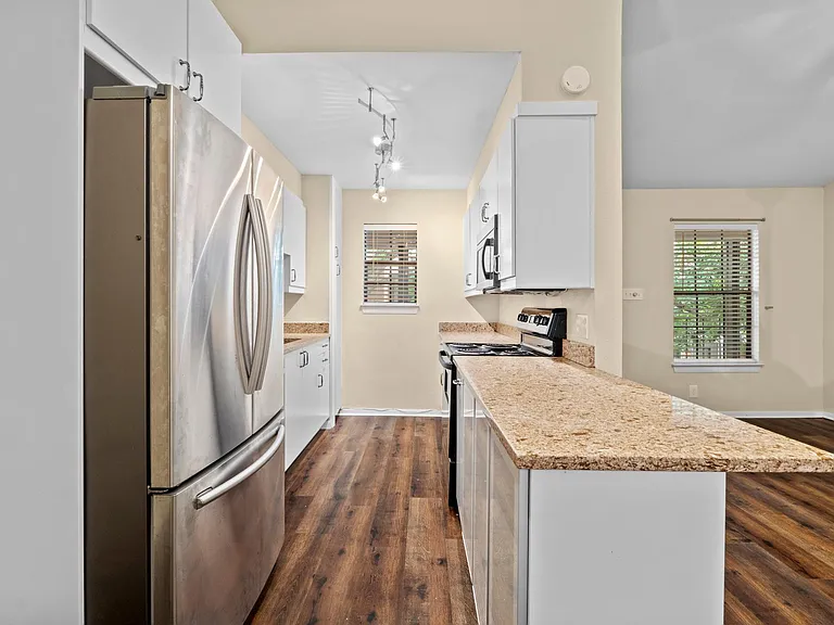 203 E 31st St #311 — Photo 14