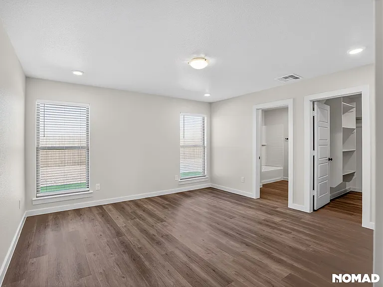 2152 Langford Ave — Photo 6