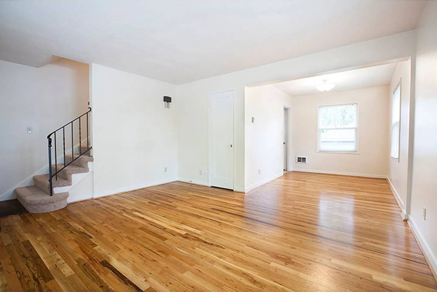 Comfort and Style in Mid Century Cedar Hills 2BR Townhome! — Photo 3