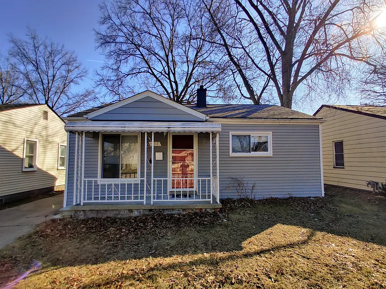 512 E Brockton Ave — Photo 1