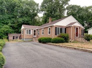 5 Polito Dr, Worcester, MA 01604