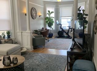 3237 N Racine Ave APT 2F, Chicago, IL 60657