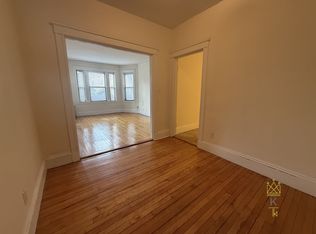118 Babcock St #3, Brookline, MA 02446