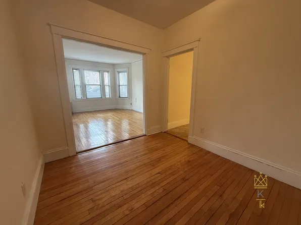 118 Babcock St #3, Brookline, MA 02446