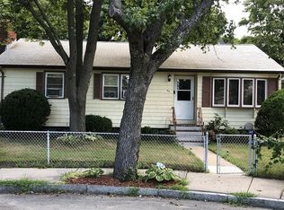 39 Pinefield Rd, Hyde Park, MA 02136