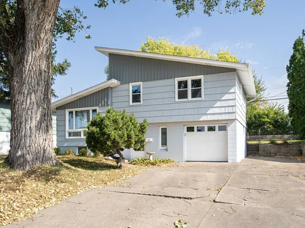 5207 7th St NE, Columbia Heights, MN 55421