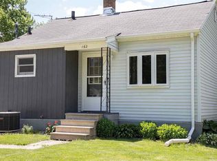 162 Lobdell Rd, Waterloo, IA 50701