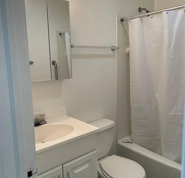 613 College Dr #C — Photo 7