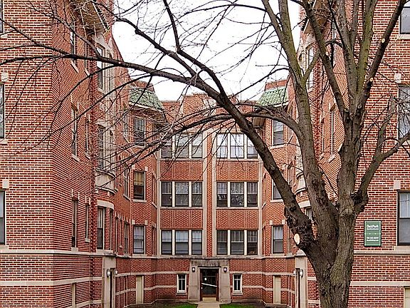2nd image of 342 S Austin Blvd APT 2J