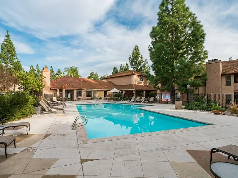 12055 Alta Carmel Ct #184 — Photo 8
