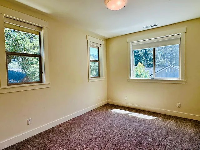 512 Lockewood Ln — Photo 18