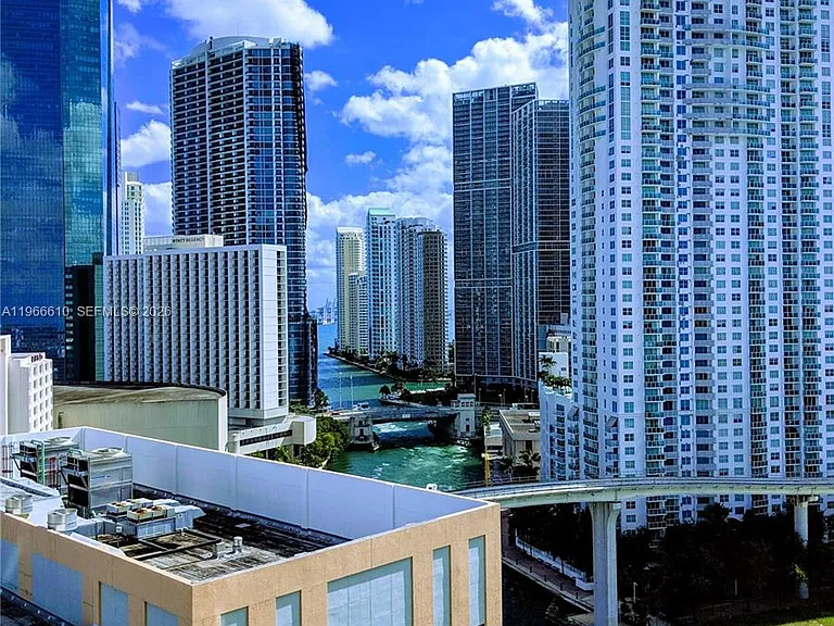 350 S Miami Ave #1901 — Photo 7