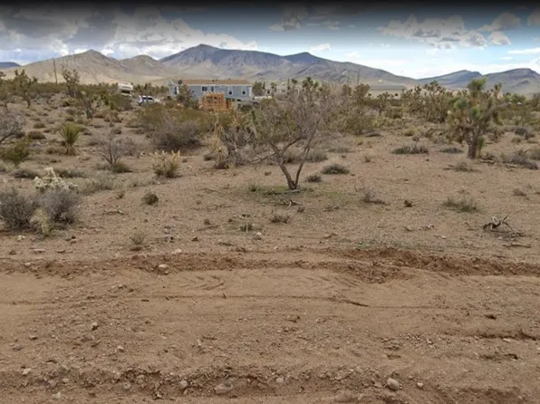 8610 W Mustang Dr, White Hills, AZ 86445