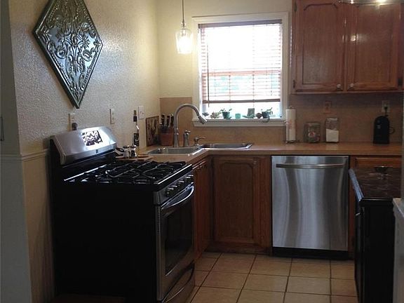 3rd image of 1028 S Arkansas Ave