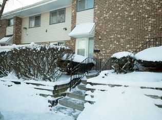 813 White Oak Ln, University Park, IL 60484
