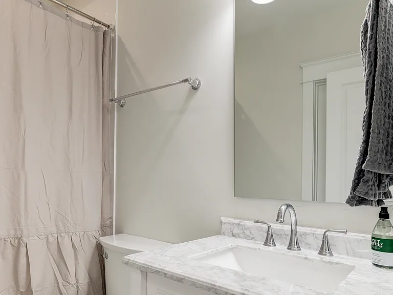1415 Princess St — Photo 33