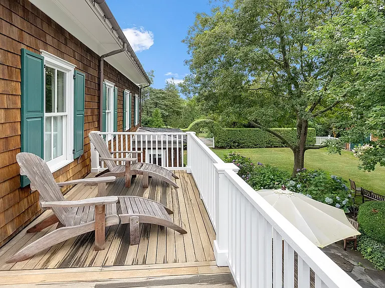 703 Flying Point Rd — Photo 16