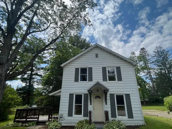 127 School St, Pleasantville, PA 16341