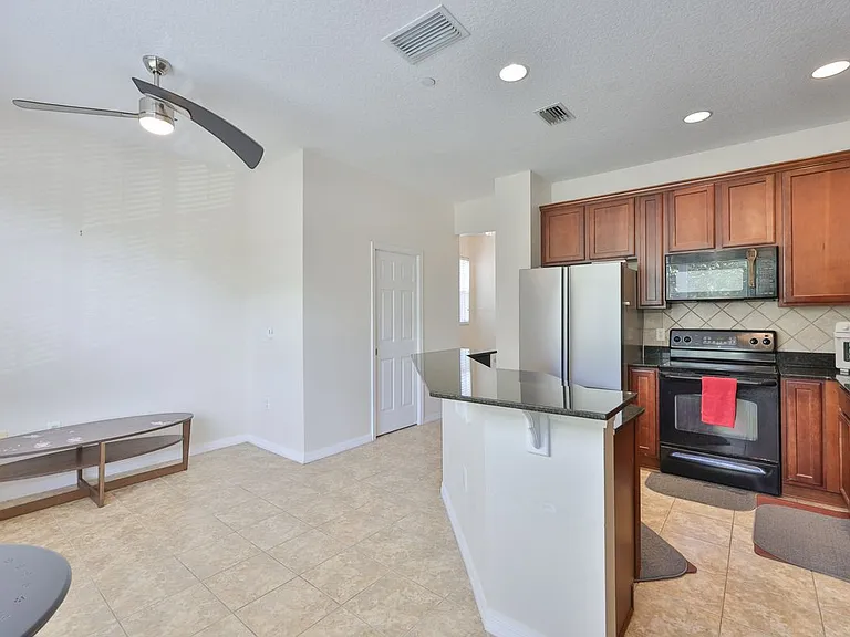 1307 Salem Orchard Ln #TOWNHOUSE — Photo 7