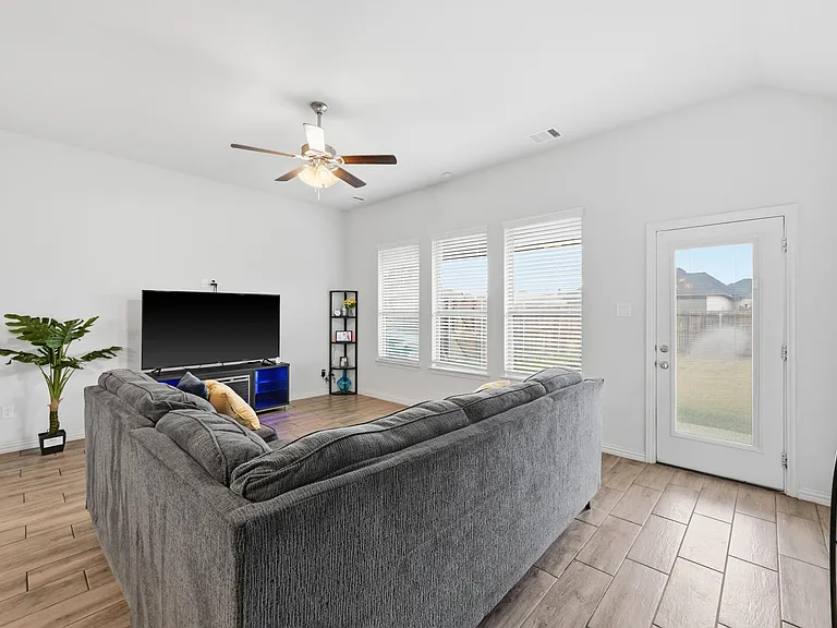 196 Lady Bird Dr — Photo 26