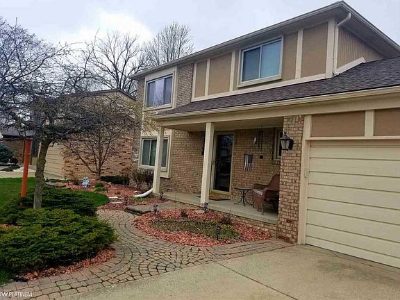 4th image of 26401 Birchcrest Dr