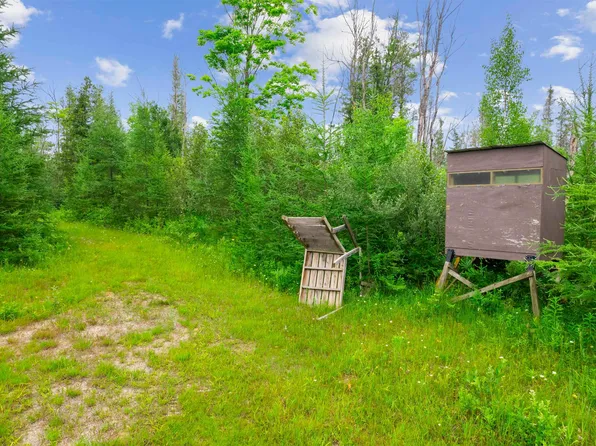 Sobieski 8 Rd, Menominee, MI 49858