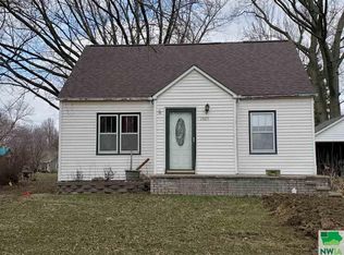 1525 Pleasant Court Dr, Sheldon, IA 51201