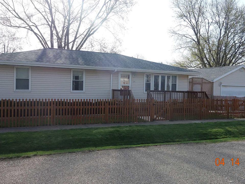 1st image of 224 N 3rd St
