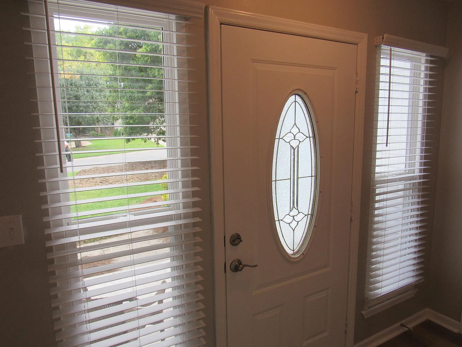 2 bed, 1227 sqft, $1,899 — Photo 4