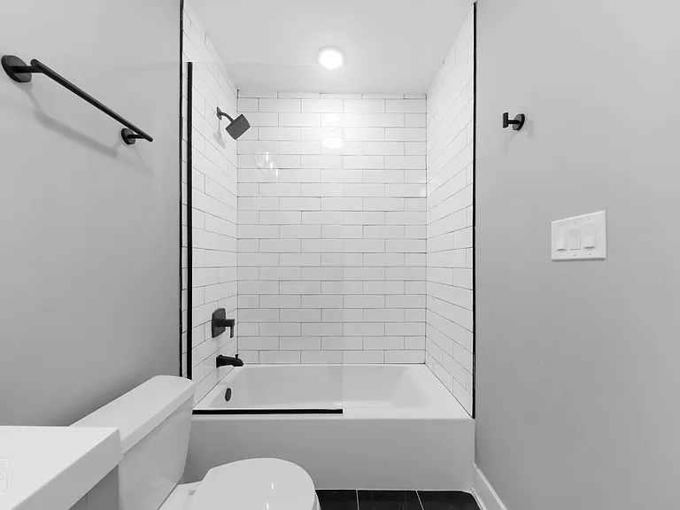 700 S Loomis St #G — Photo 9
