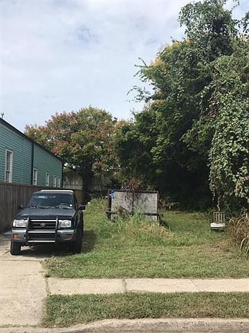2nd image of 1243 N Robertson St