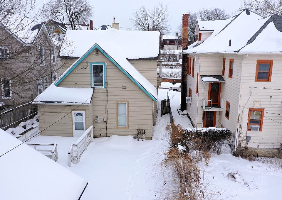 1st image of 617 W 5th St