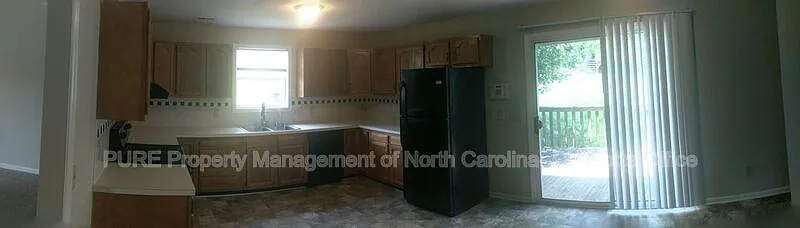 3 bed, 3.0 bath, 1767 sqft, $1,599 — Photo 3