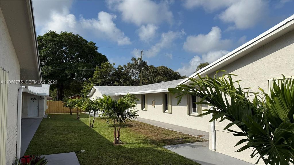 220 NW 12th St, photo 8