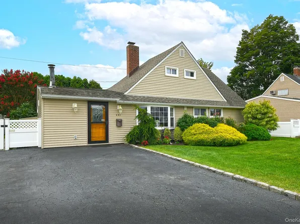 261 Elm Drive S, Levittown, NY 11756