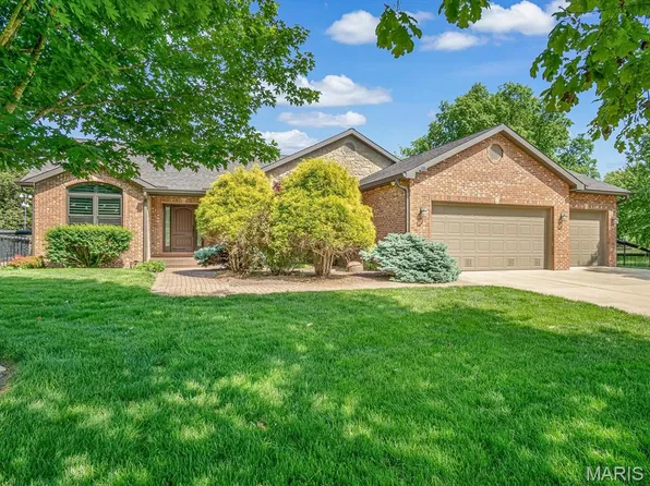 4192 Laurel Oak Ln, Smithton, IL 62285