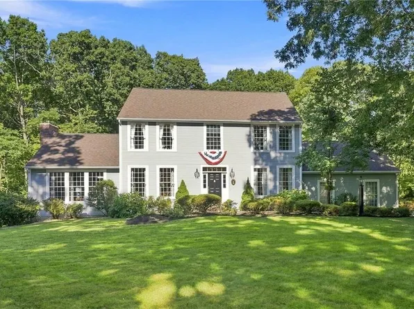 16 Brett Dr, Scituate, RI 02825