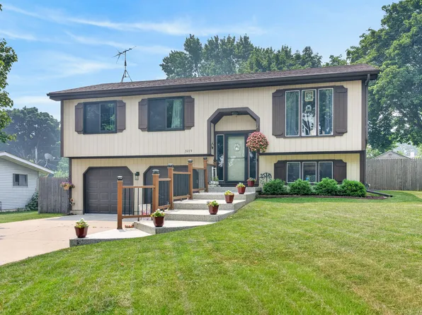 3215 Vista Ter, McHenry, IL 60050