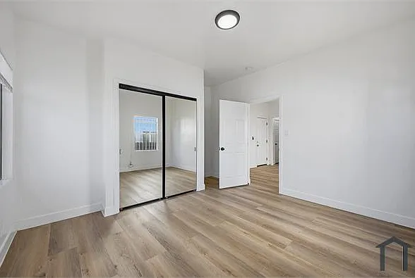 719 W 47th St #2 — Photo 8