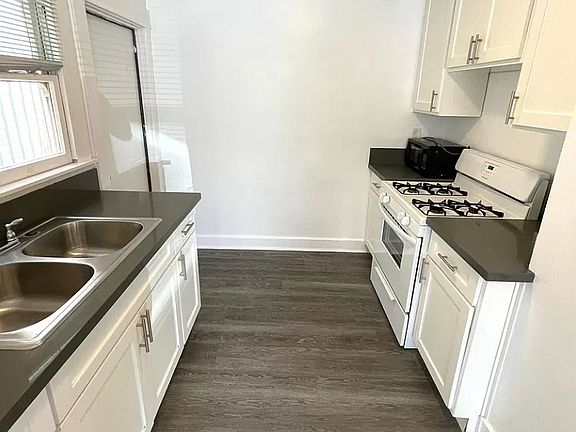 3rd image of 619 Elm Ave APT 3