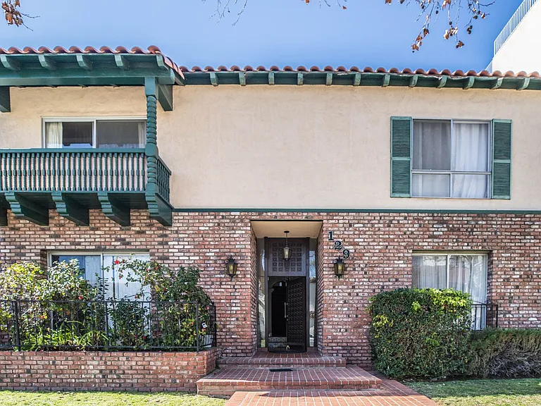 129 S Canon Dr #1 — Photo 11