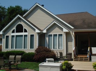 217 Oak St, Medford, NY 11763