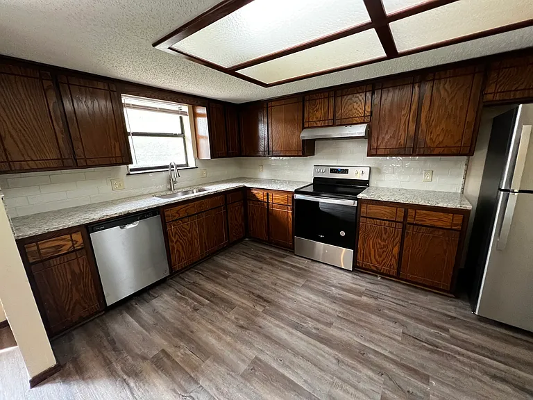 5901 Cedar Ridge Dr #5 — Photo 8