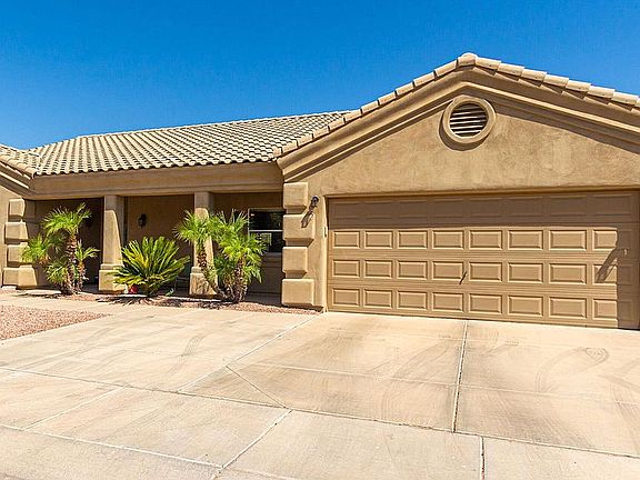 2nd image of 1526 E Desert Ln