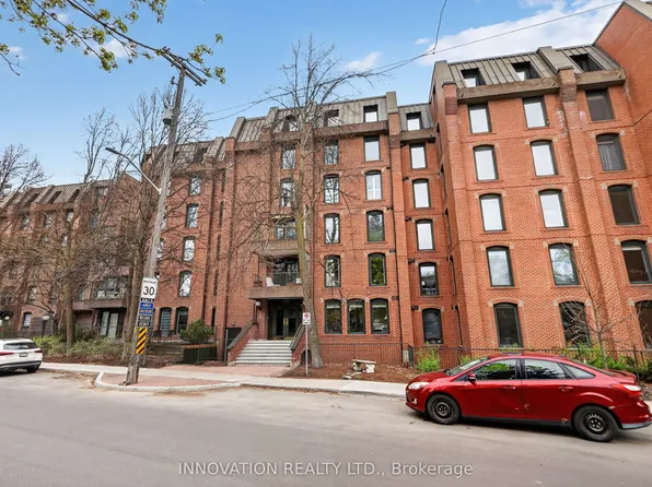 110 Rideau Ter #1, Ottawa, ON K1M 0Z2