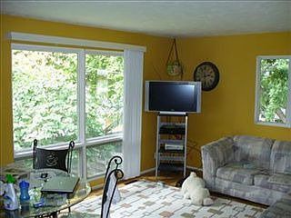 4th image of 901 Carlos Dr